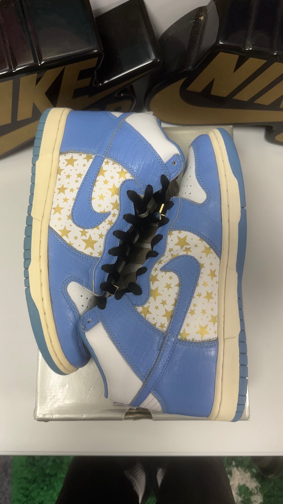 SUPREME STARS HIGH BLUE UK 7.5 2003