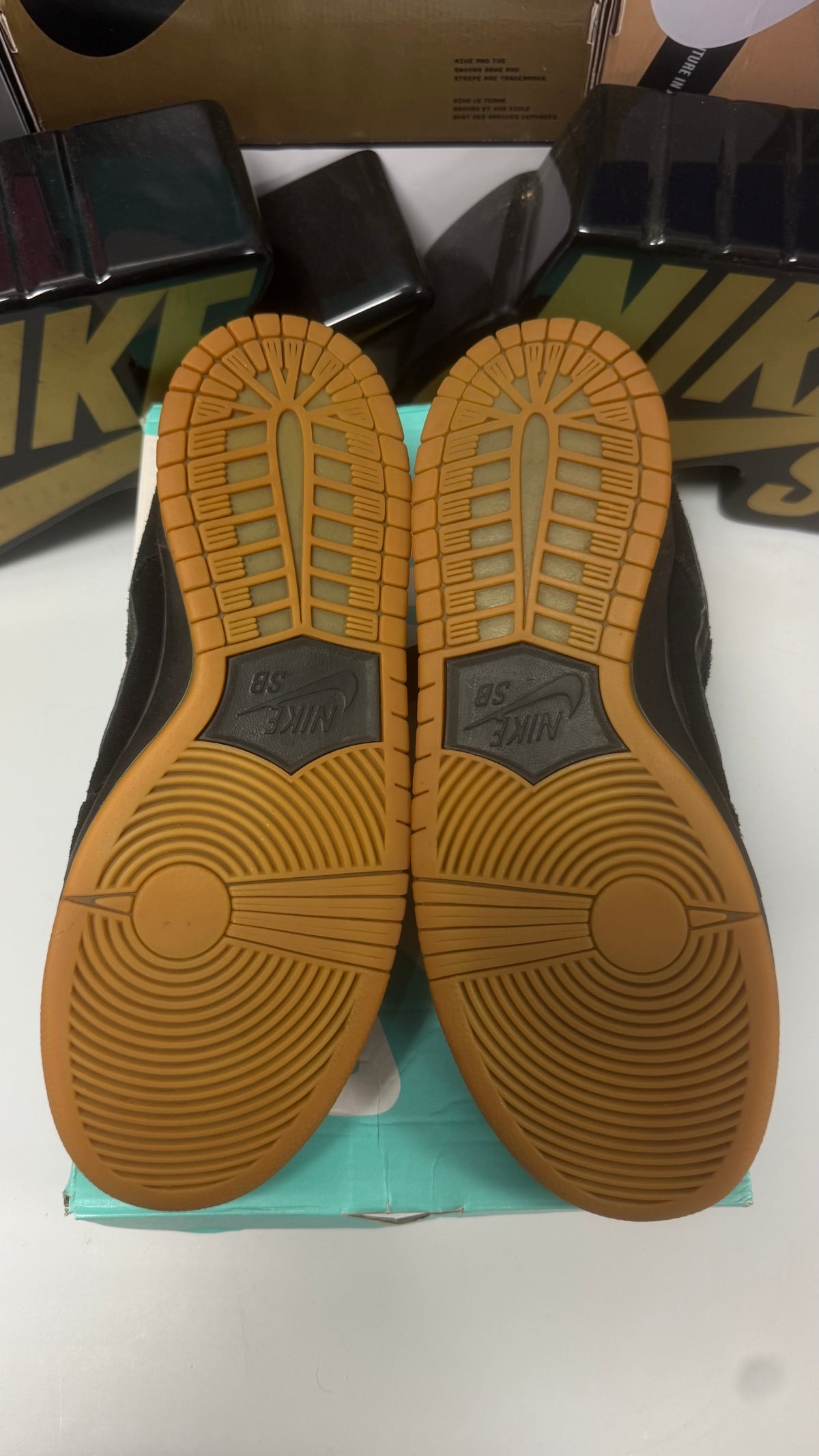 ISHOD BLACK GUM UK 9 2016