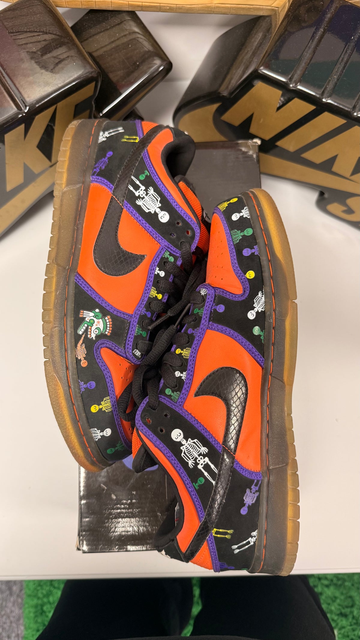 SAMPLE DAY OF THE DEAD UK 8 2006