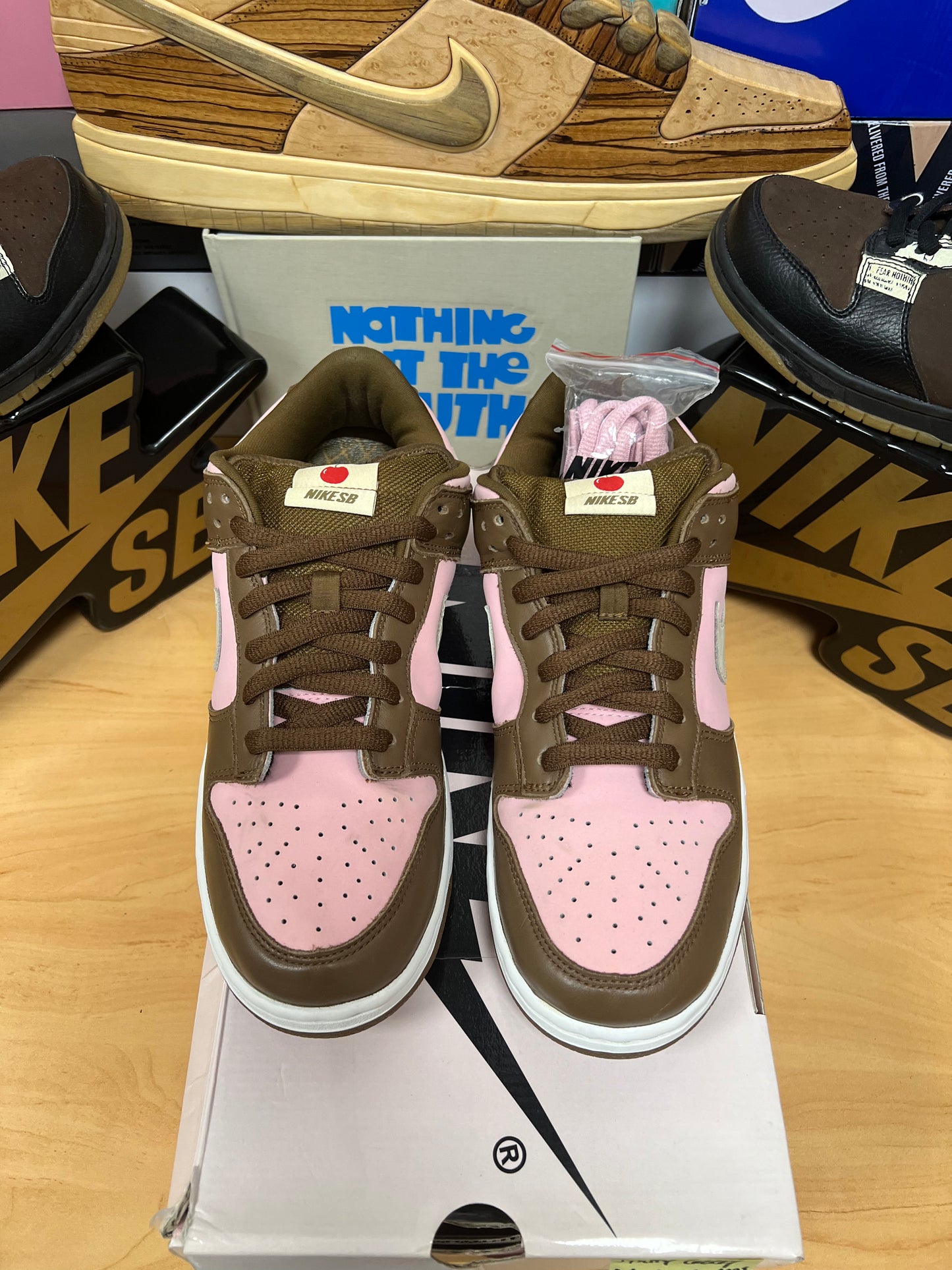 STUSSY CHERRY UK9.5