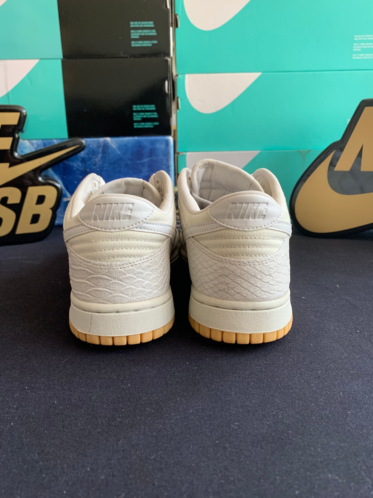 LIGHT BONE UK 6 2017
