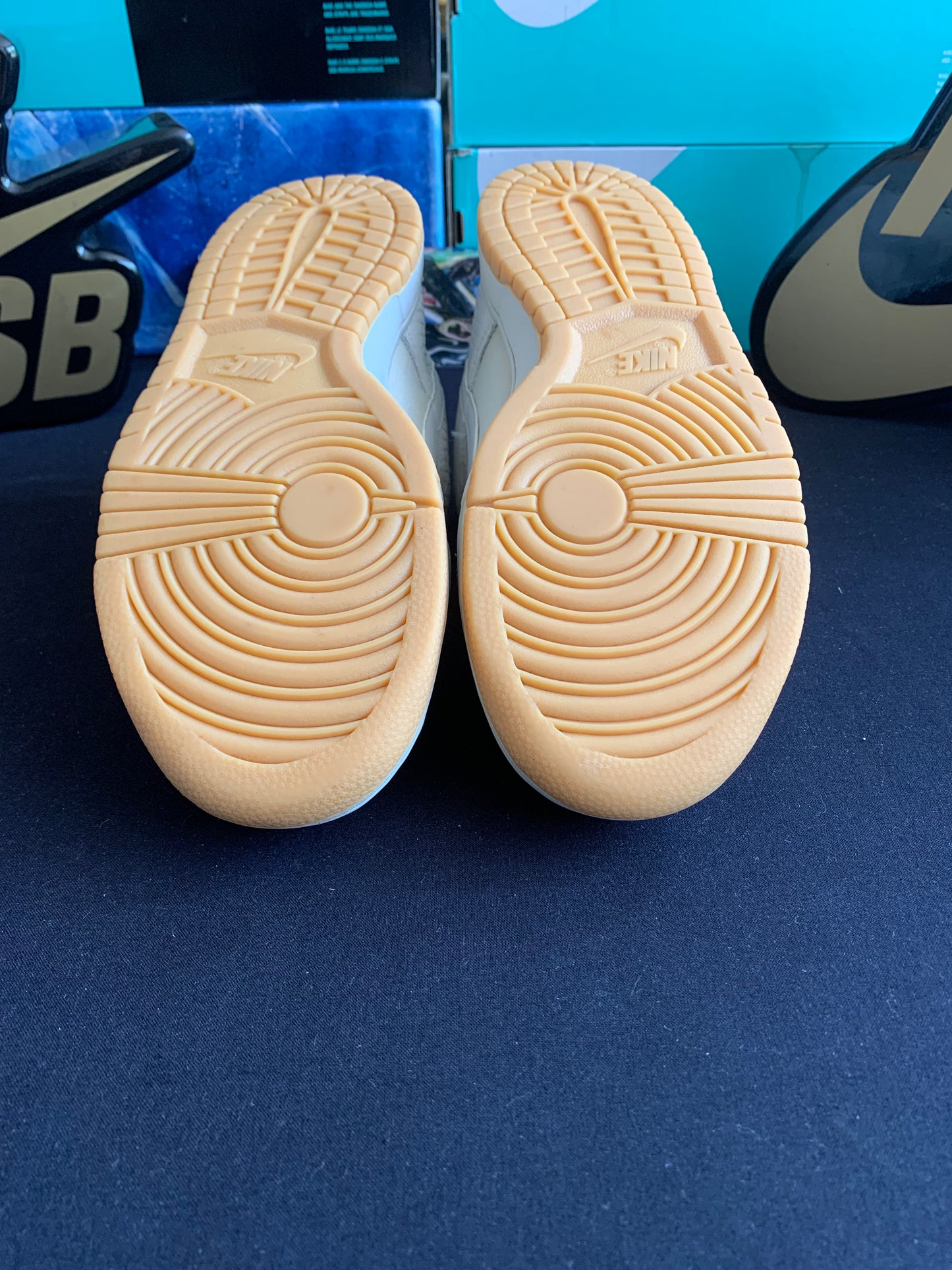 LIGHT BONE UK 6 2017